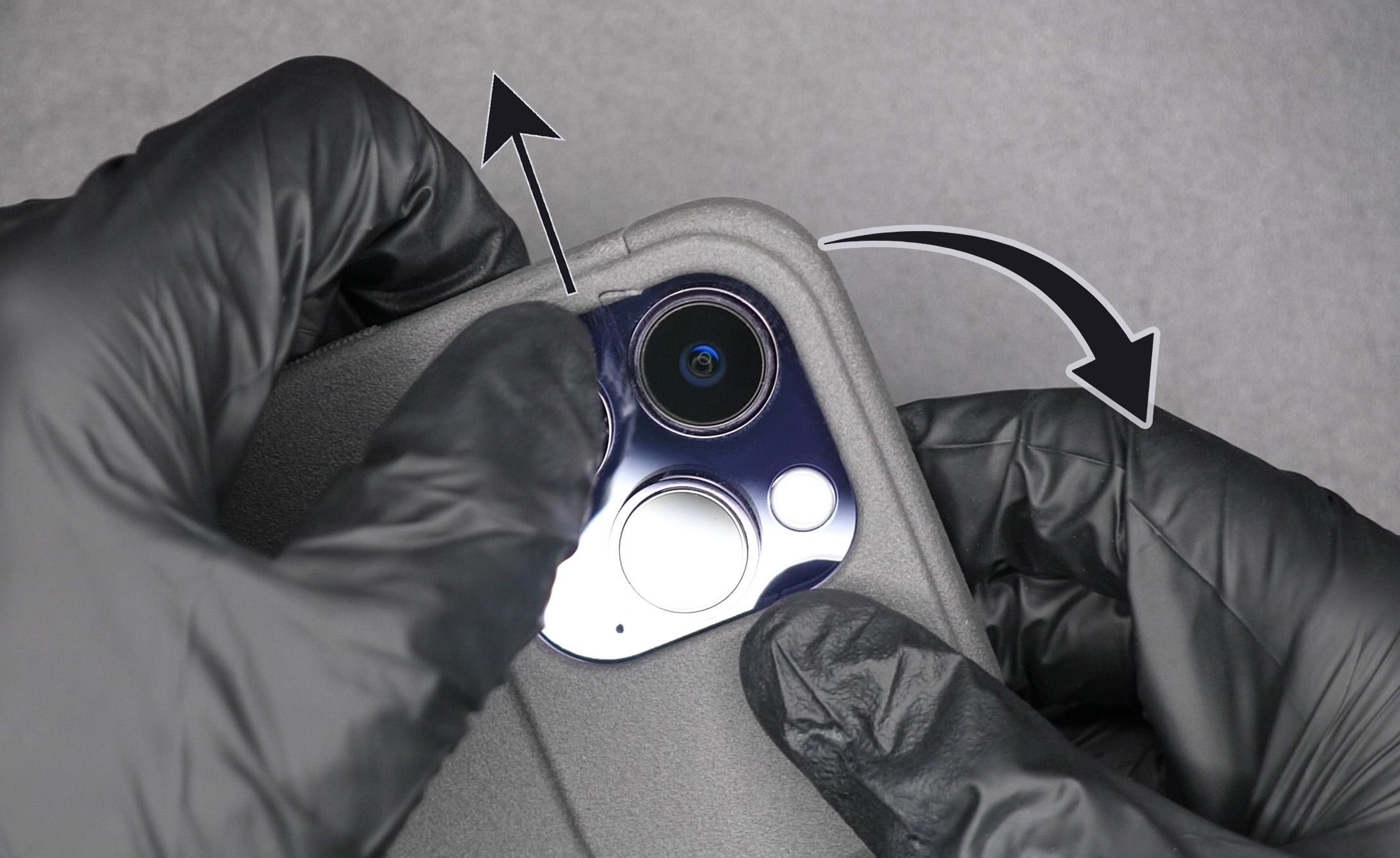 Removing the top part by rotation and disengaging the latch. 
